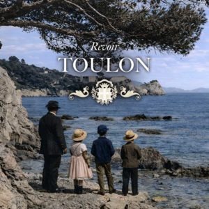 Vidéo d'images anciennes de Toulon restaurées, colorisées et animées grâce à l’intelligence artificielle dans le cadre du projet Revoir Toulon. Cette série d’images historiques permet de redécouvrir l'arsenal de Toulon d’autrefois à travers des scènes reconstituées entre photographie et peinture.